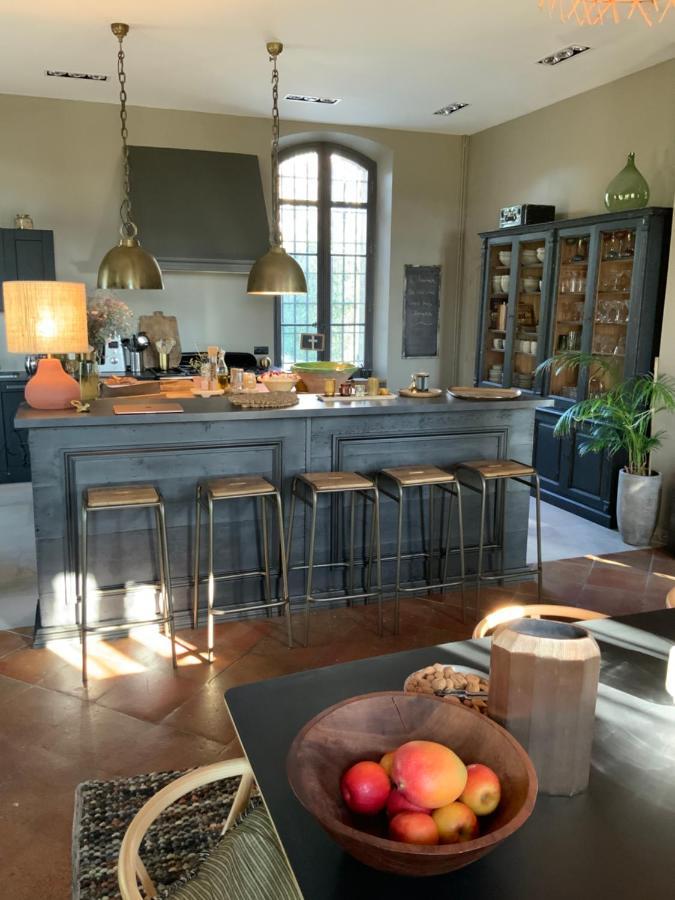 Bed and Breakfast La Bastide Des Grands Chenes Ламбеск Экстерьер фото